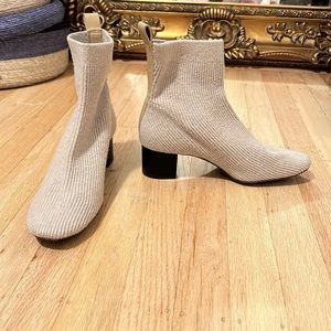 Everlane Glove Sock Bootie Oatmeal 7.5